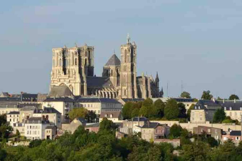 Laon : « Suite Privee Au Pied De La Cathedrale » ภายนอก รูปภาพ
