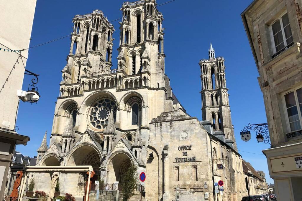 Laon : « Suite Privee Au Pied De La Cathedrale » ภายนอก รูปภาพ