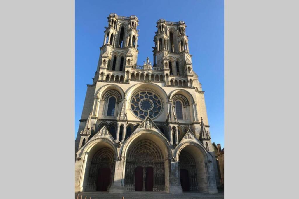 Laon : « Suite Privee Au Pied De La Cathedrale » ภายนอก รูปภาพ